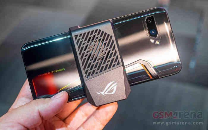 Asus ROG Phone II и AeroActive Cooler II