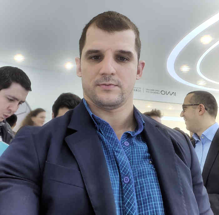 Пример съемки селфи-камеры Oppo, расположенной под дисплеем